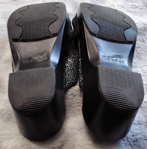 Dansko Sophie Leather Snake Skin Double Buckle Sandal/Slide.   Size 6.5 (37) - Picture 7 of 8